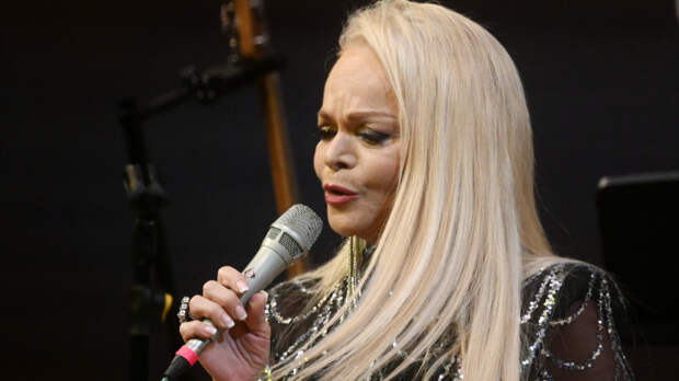 «Для ушей полезно»: Лариса Долина об отношении к винилу