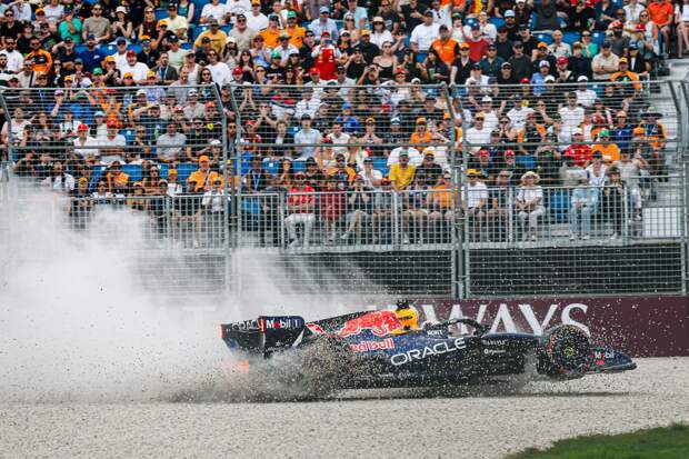 Ферстаппен попал в аварию во время квалификации «Формулы-1» в Австралии