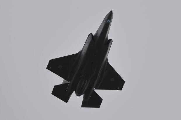 США проводят поисковую операцию в Иране: ищут пилота сбитого самолёта (ФОТО)