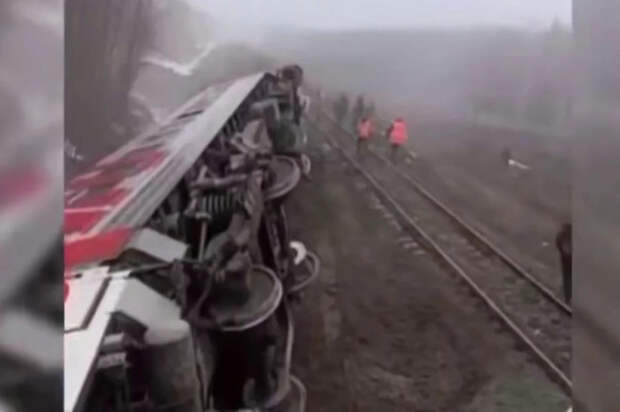 Вагоны на боку: в группе «Демо» раскрыли детали ЧП с поездом у Ульяновска