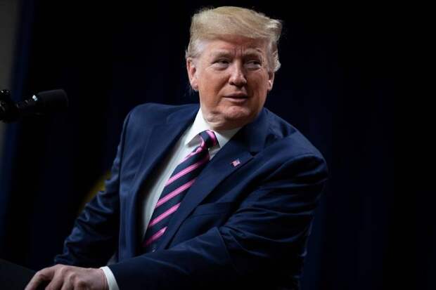 Индекс Мосбиржи в минусе: Трамп снова говорит о санкциях против России