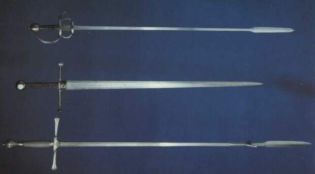 Мечи приобретали разный вид и форму. |Фото: magazinlovuzdar.sk. Мечи приобретали разный вид и форму. |Фото: magazinlovuzdar.sk.