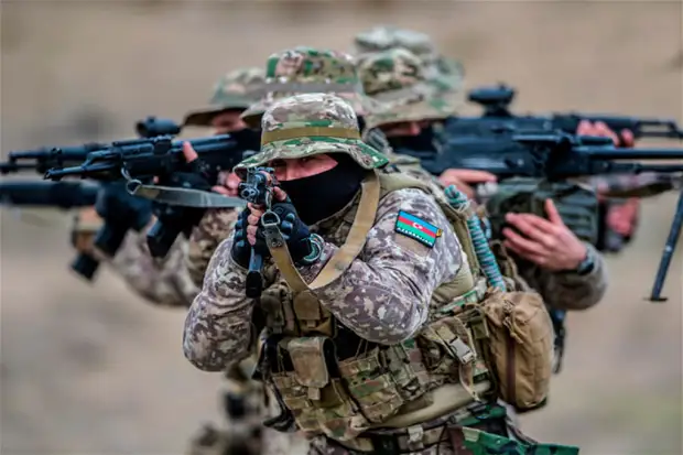 Боец с позывным "Штрафбат" рассказал об азербайджанской армии. Он служил там 12 лет
