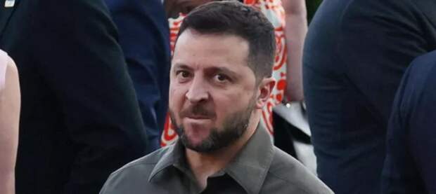 Зеленский похвастался «данными своей разведки»: Россия проводит съёмку стратегических объектов США и стран Ближнего Востока