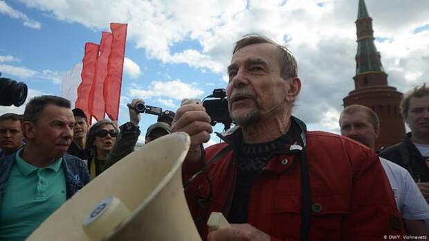 Глава движения «За права человека» Лев Пономарев (фото из архива)