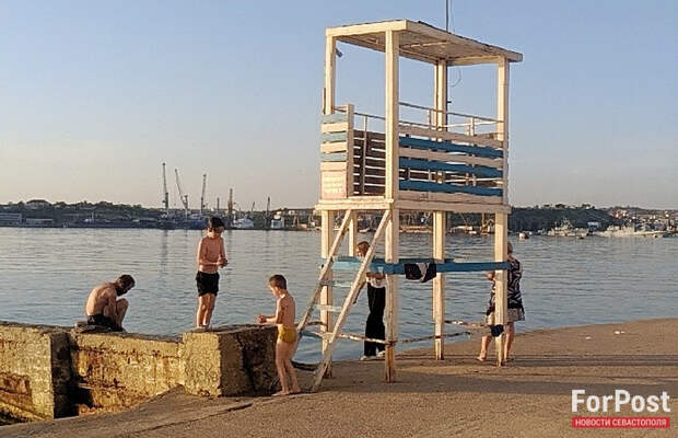 Когда на пляжах Крыма можно начинать купаться без мурашек