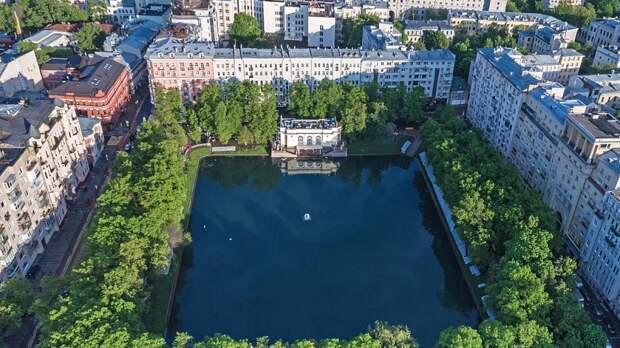 Москву включили в топ-3 самых романтичных городов России