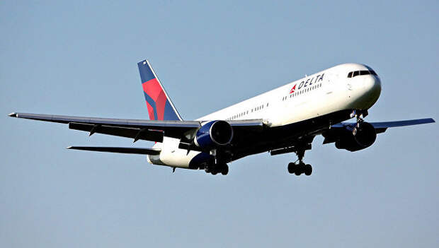 Самолет авиакомпании Delta Airlines Самолет авиакомпании Delta Airlines