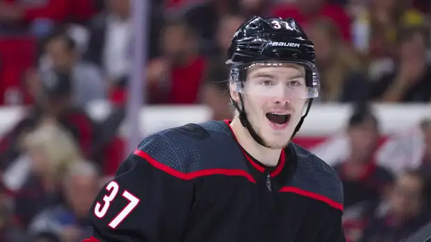 Свечников стал первой звездой матча «Каролина» — «Айлендерс»