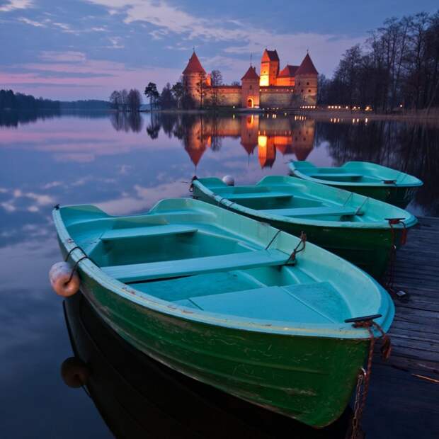 5. Остров на озере Гальве, Литва (Vaidotas Mišeikis/CC BY-NC-ND 2.0) На острове расположен Тракайский замок. мир, остров, природа