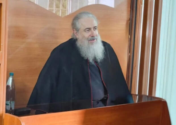 Суд над митрополитом Арсением прервали. Священнику стало плохо прямо в зале суда Суд над митрополитом Арсением прервали. Священнику стало плохо прямо в зале суда