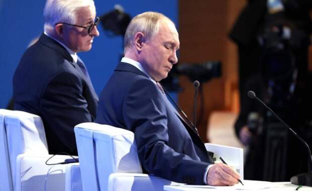 «Путин с такой просьбой не обращался»: Олигархи готовы делать взносы, но делиться на постоянной основе — это перебор