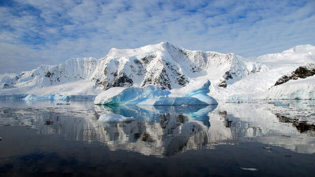 JOG: шельфовые льды Антарктики прогибаются и ломаются под тяжестью талой воды