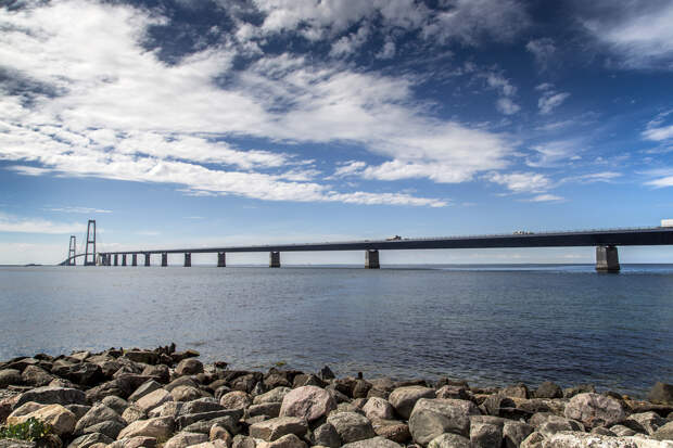 Дания. Мост Большой Бельт. Основной пролёт — 1 624 м. (News Oresund)