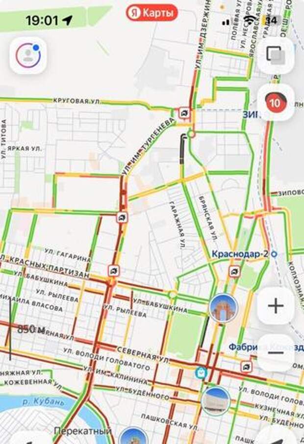 И снова десятка: в Краснодаре продолжается транспортный коллапс на дорогах