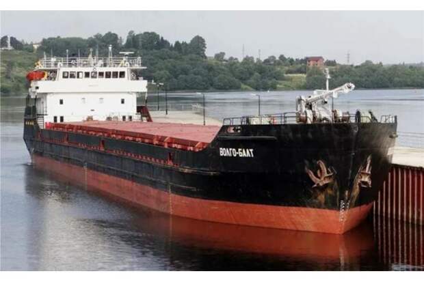 Российские суда топят уже в Азовском море, а в Одессу транспорт спокойно заходит, ничего не боится