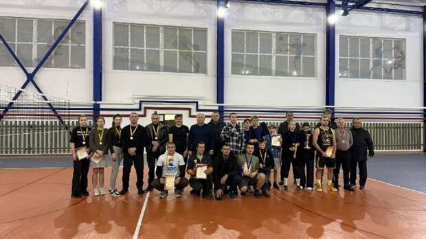 В с. Сергиевское Гиагинского района состоялся новогодний турнир по волейболу