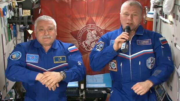 Российский космонавт Новицкий с борта МКС поучаствовал в "Бессмертном полку"