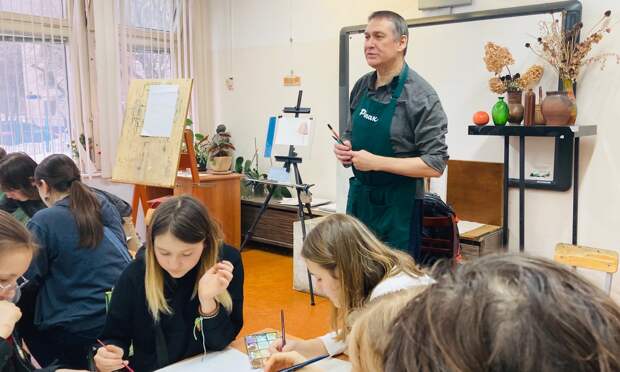 Школьники из Лосинки узнали секреты акварельной живописи