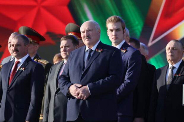 Лукашенко посоветовал аграриям не злить его падежом скота