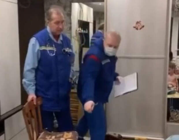 Яжемать набросилась на сотрудников скорой и огребла в соцсетях