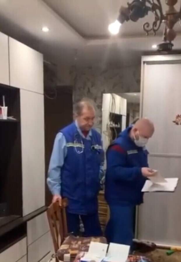 Яжемать набросилась на сотрудников скорой и огребла в соцсетях
