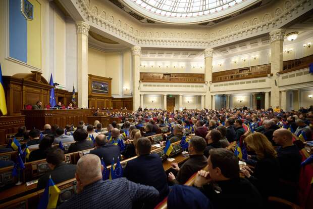 Киев резко увеличивает акцизы на топливо на Украине