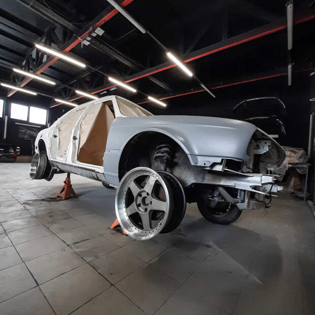 BMW E30 тюнинг проект вид спереди