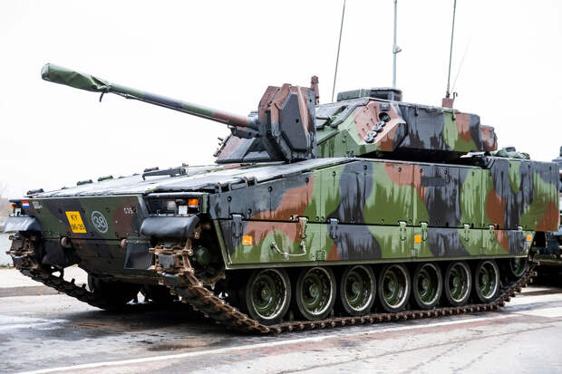 РИА Новости: спецназ "Ахмат" уничтожил 10 шведских БМП CV90 в Сумской области