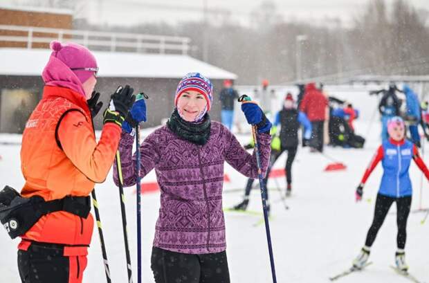 От детских забегов до марафона: в Москве стартует Лыжная неделя