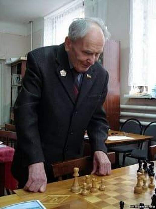 Педагог, художник, шахматист…