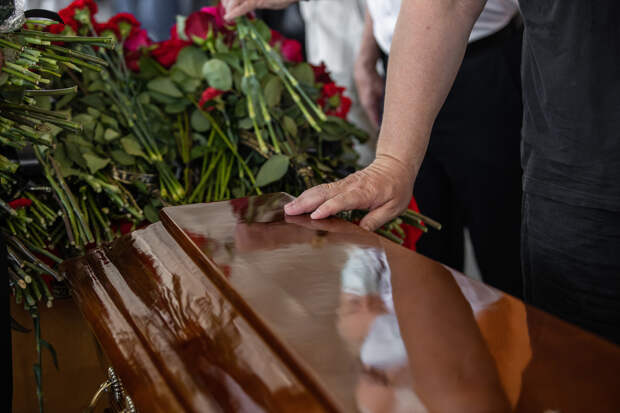 Россиянам подсказали способ пережить потерю близкого человека