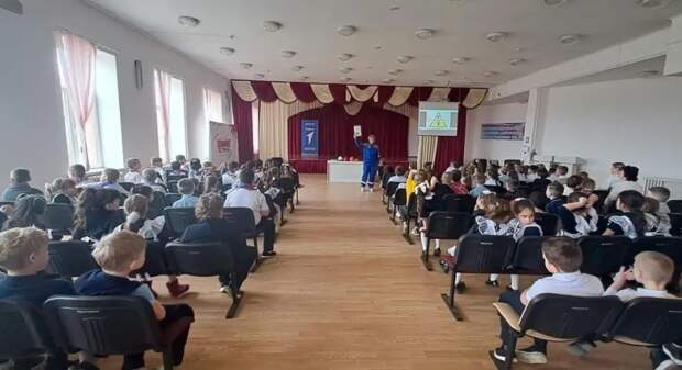 «Россети Юг» напомнили об электробезопасности школьникам Кубани и Адыгеи