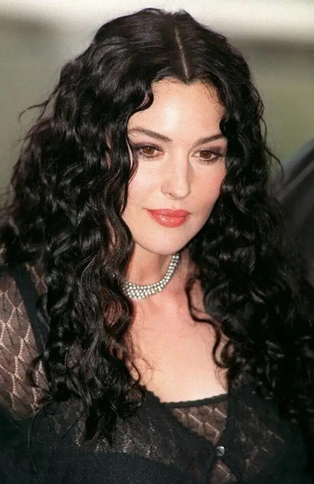 Самый красивый образ Моники Беллуччи, 2000 год Самый красивый образ Моники Беллуччи, 2000 год