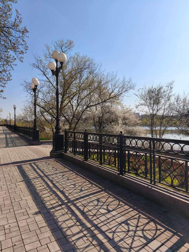 Прогулка по набережной Донецка