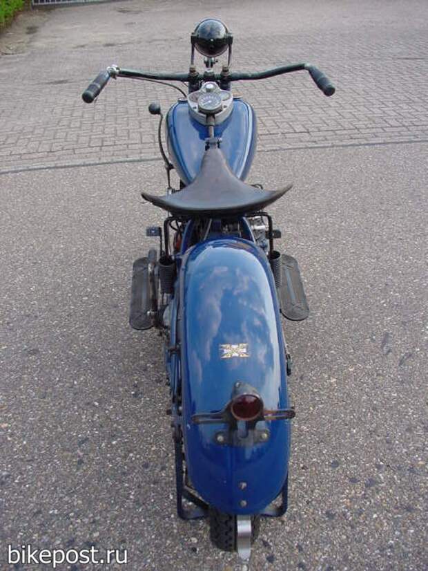 Старинный мотоцикл Henderson KJ 1930