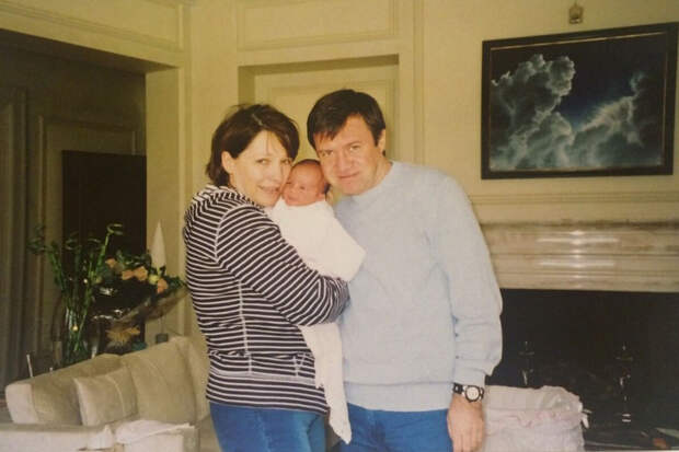 Внучка Бориса Ельцина показала редкое фото с родителями из семейного архива