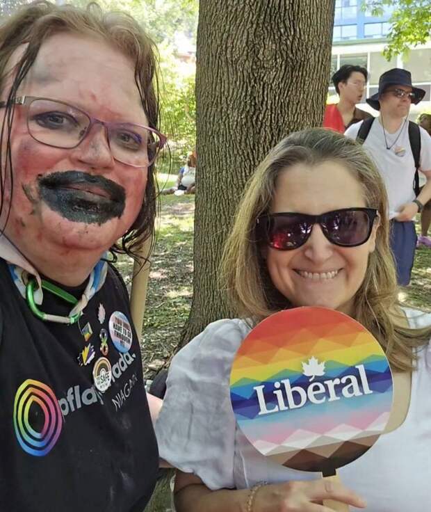 Новый помощник Зеленского по экономике Христя Фриланд с подругой