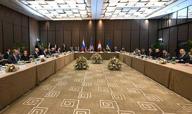 Медведев высказался о позиции России на переговорах по Украине