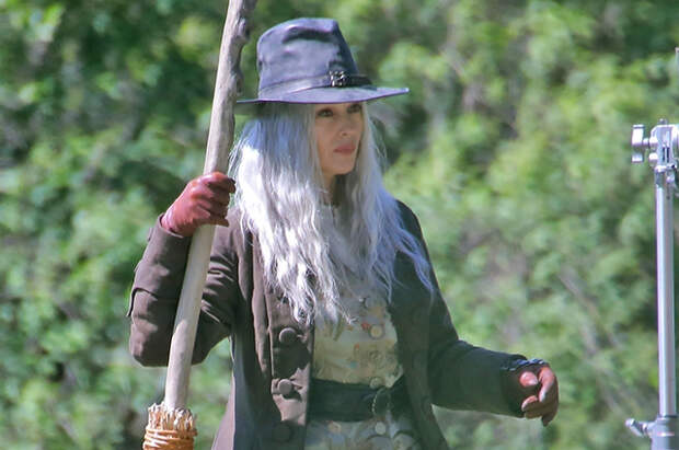 Моника Беллуччи в образе колдуньи на съемках фильма в Риме