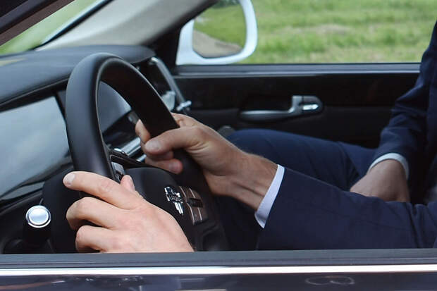 Автоэксперт Попов: в машине должен быть оригинал водительского удостоверения