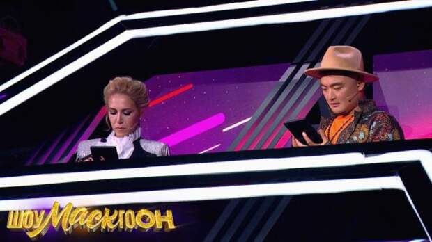 Победительницей четвертого выпуска «Шоумаскгоон» стала Карина Кокс