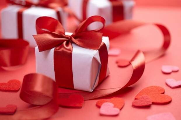 4 идеи вдохновляющих книжных подарков на 14 февраля