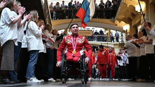 Путин: паралимпийцы позволили впервые за 12 лет с гордостью услышать гимн России