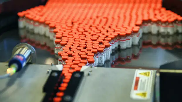 В Петербург поступило 270 тысяч доз вакцины «Спутник Лайт»