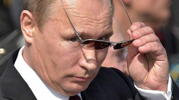 Одна фраза Путина на параде в День ВМФ напугала всю Британию, — Mirror