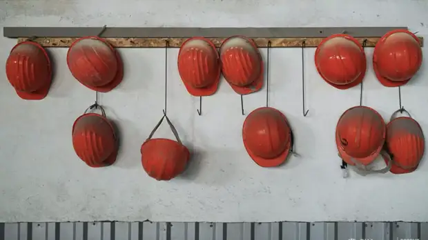 В МЧС заявили об эвакуации из-за ЧП 120 горняков из шахты в Кемеровской области