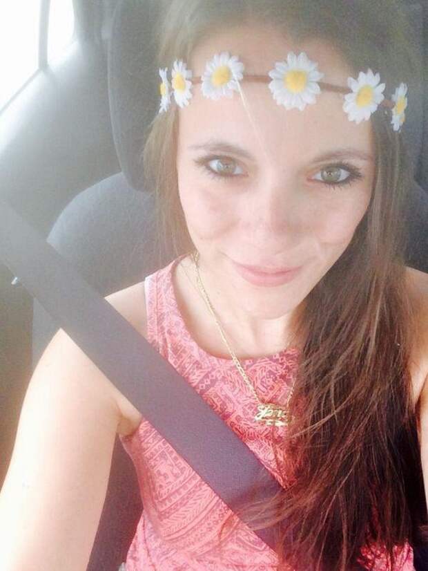 Ride along with the hottest car selfies (32 Photos) Ride along with the hottest car selfies (32 Photos)