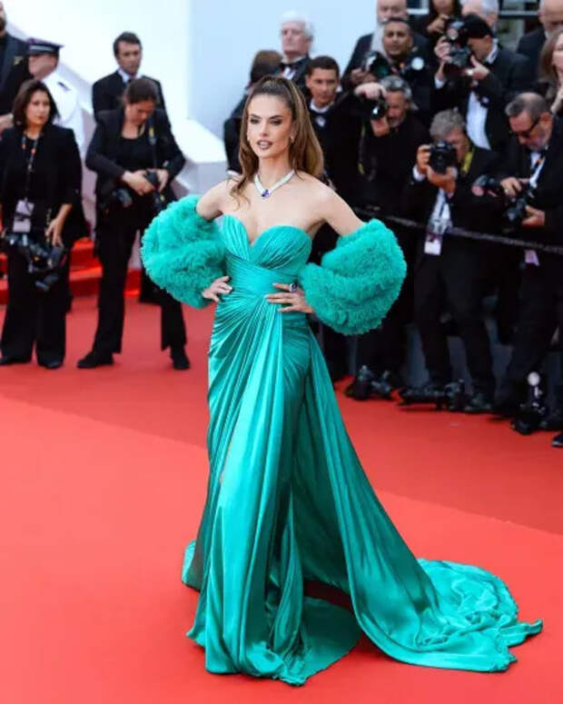 Алессандра Амбросио в Zuhair Murad