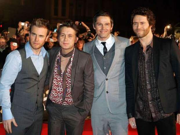 Участник группы Take That Джейсон Оранж объявил о том, что он уходит из британского бой-бэнда.44-летний певец сказал, что группа не распадется, и что его коллеги по группе – Гари Барлоу, Ховард Дональд и Марк Оуэн – продолжат выступать как трио.«Я знаю, как Марк, Гари и Ховард любят писать песни, и они знают, что я всей душой поддерживаю их и хочу, чтобы они продолжали это делать и открыли новую страницу в истории группы», – сказал Джейсон (на фотографии второй справа).В совместном заявлении оставшиеся члены группы сказали, что поддерживают решение Джейсона.«Для нас это грустный день», – сказали музыканты. «Уход Джейсона – это огромная потеря не только с профессиональной точки зрения, но, в первую очередь, с человеческой».За годы существования группа Take That продала около 45 миллионов записей во всем мире. Джейсон – второй участник, покинувший группу. Как известно, в 1995 году из группы ушел Робби Уильямс.Смотрите нашу фотогалерею, чтобы узнать об этом подробнее...